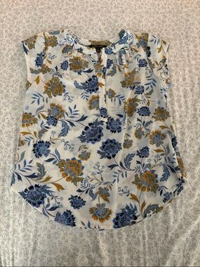 41 Hawthorn White Floral Split-Neck Blouse with Blue & Mustard Print